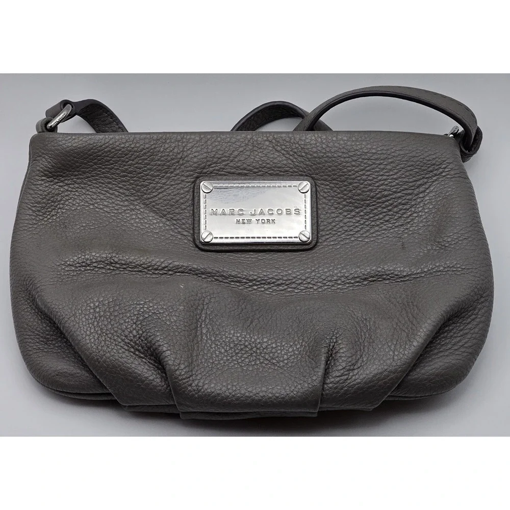 MARC JACOBS Classic Q Percy Small Gray Leather Crossbody Bag Grey Purse New York